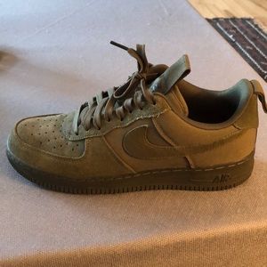 Nike Air Force 1 size 8.5 green color